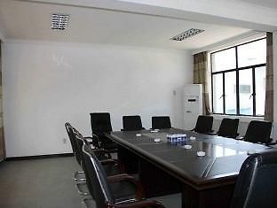 فندق هانجتشوفي  Konin International Airport Branch المظهر الخارجي الصورة